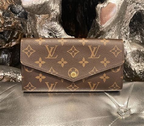 louis vuitton portafoglio sarah|Sarah Wallet in Monogram .